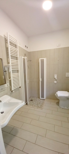 Bathroom 4, Hotel Brotas, Rimini