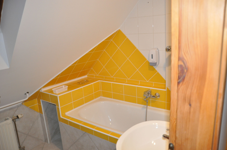 Bathroom 5, Sport Hotel, Veszprém