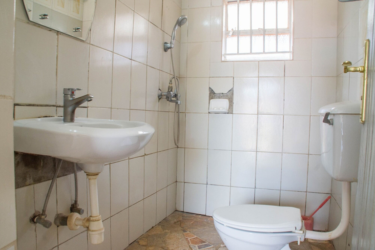 Bathroom 3, Hoima Resort Hotel, Bugahya
