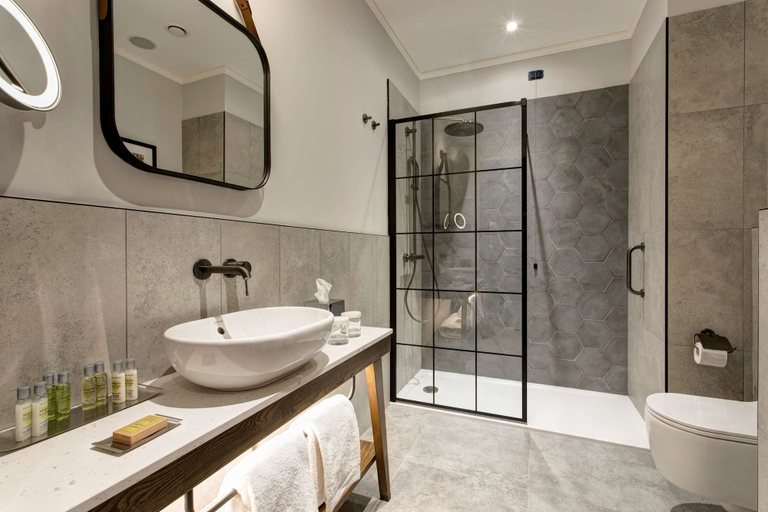Bathroom 4, DoubleTree by Hilton Rome Monti, Roma