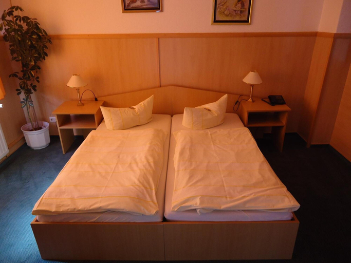 Bedroom 3, Cityhotel Magdeburg, Magdeburg