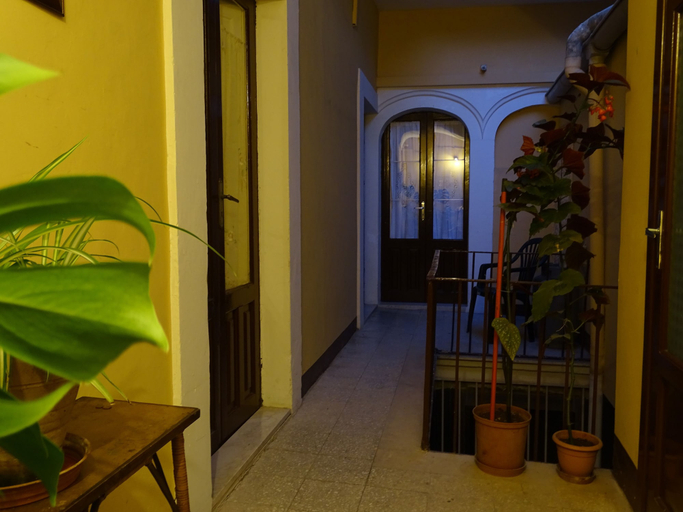 Others 5, Palazzo Iargia, Syracuse