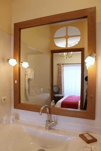 Bathroom 5, Domaine Saint-Roch, Haute-Loire