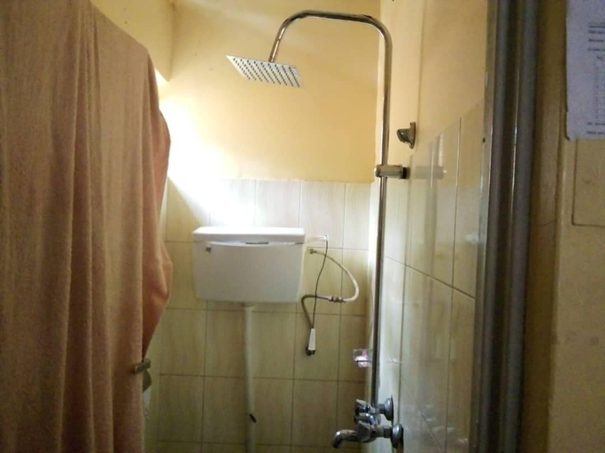 Bathroom, The Pearl Hotel Kumi, Kumi