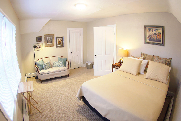 Bedroom 2, Titletown BNB, Brown