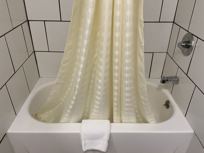 Bathroom 4, Kansan Motel, Seward