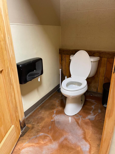 Bathroom 3, Brushcreek Falls RV Resort, Mercer