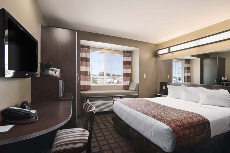 Bedroom 3, Microtel Inn & Suites by Wyndham Sidney, Richland