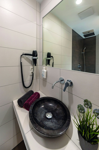 Bathroom 5, Burgenheimat, Mayen-Koblenz
