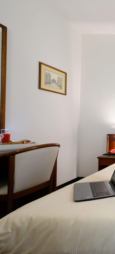 Bedroom 3, Hotel Daunia, Modena