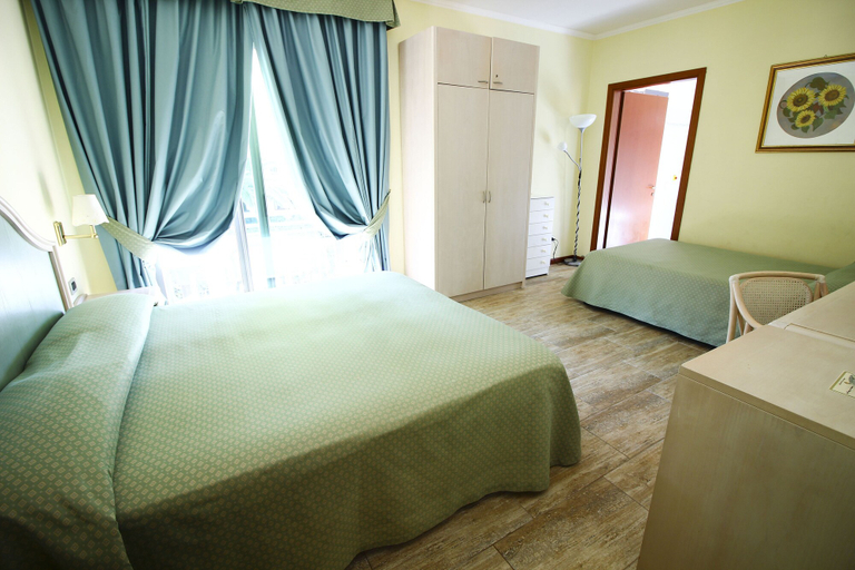 Bedroom 4, Hotel Siesta, Lucca