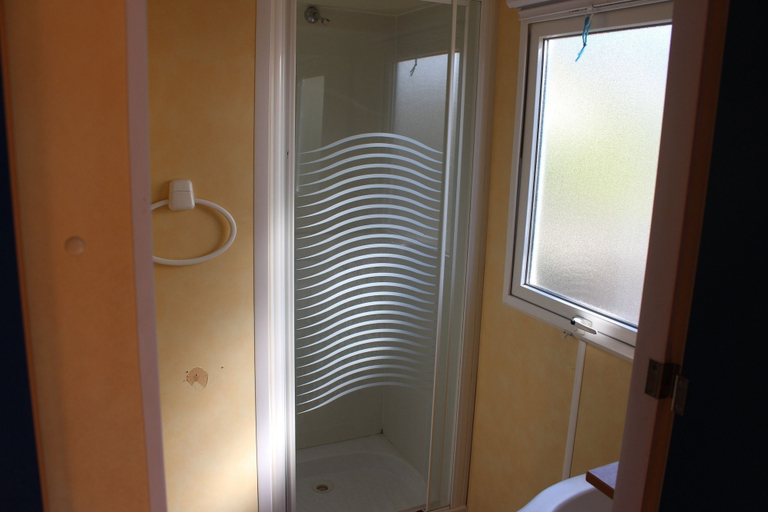 Bathroom 3, Camping Le Pontis, Dordogne