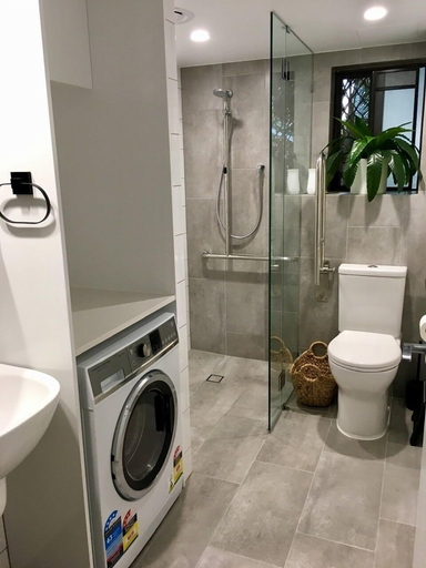 Bathroom 4, Burleigh Palms Holiday Apartments, Gold Coast