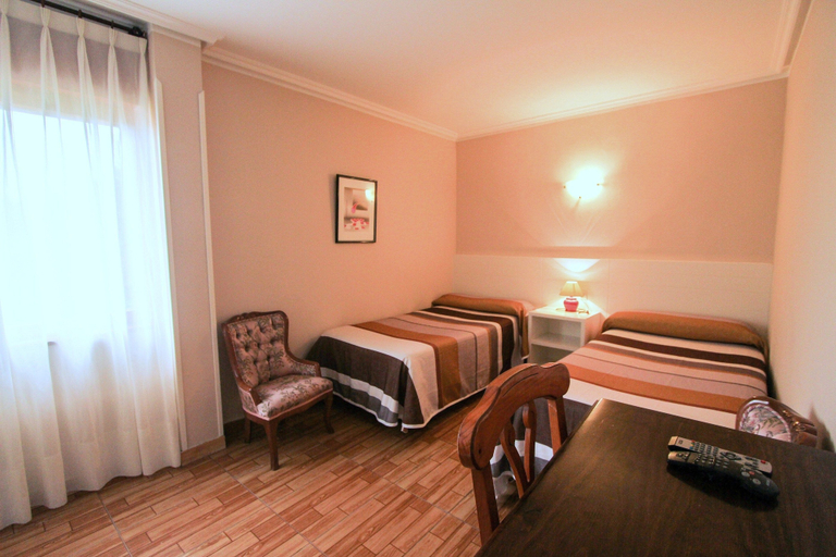 Bedroom 3, Pensión San Jorge, Asturias