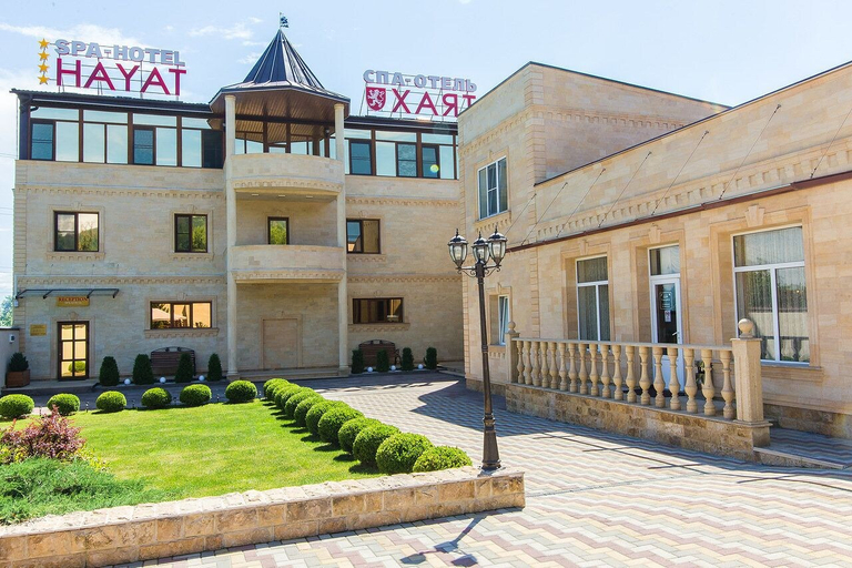 Exterior & Views