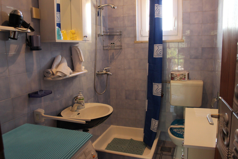 Bathroom 4, Apartments Sweet Life, Supetar