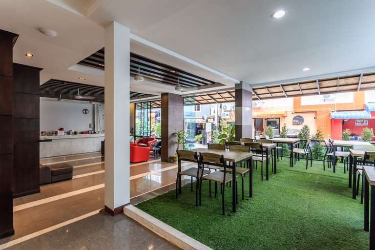 Food & Drinks 5, 77 Bangla Hotel, Pulau Phuket