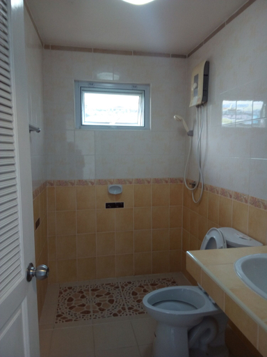 Bathroom 3, Onanong Resort, Uthumphon Phisai