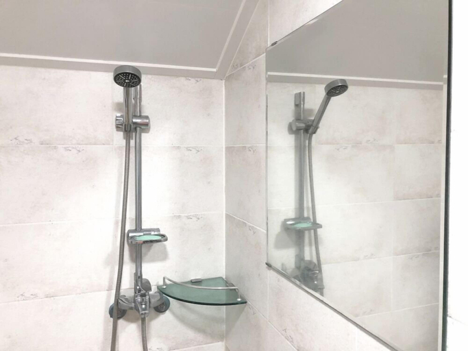 Bathroom 3, Doldam House, Jeju