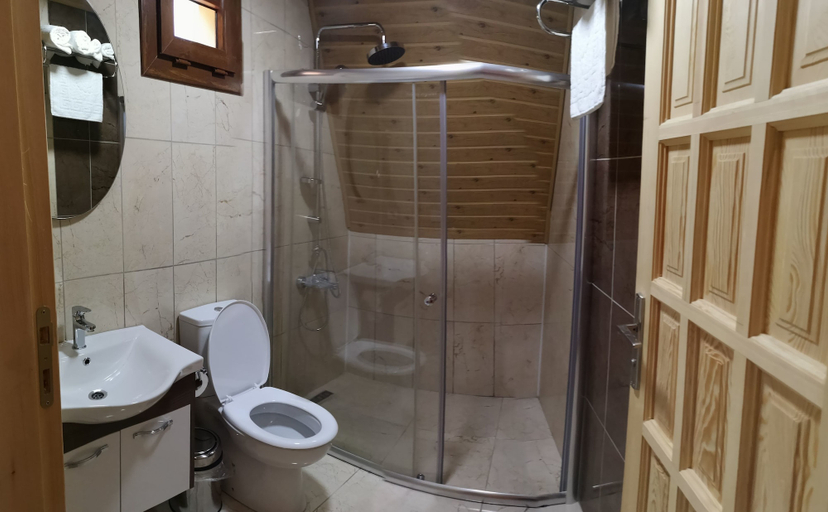 Bathroom 5, Kotit Ayder Bungalov & Restaurant, Ardeşen