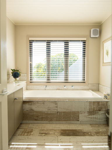 Bathroom 4, Te Koi The Lodge at Bronte, Tasman