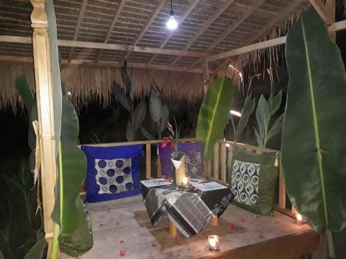 Food & Drinks 5, Ings Garden, Lombok