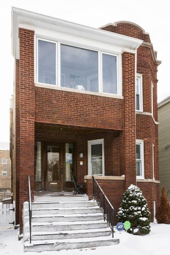 Exterior & Views, Spacious Split-level Apartment - Great for Groups, Cook