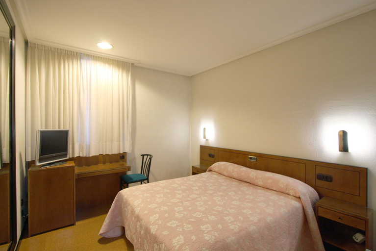 Bedroom 4, Hotel Santa Cruz, Asturias
