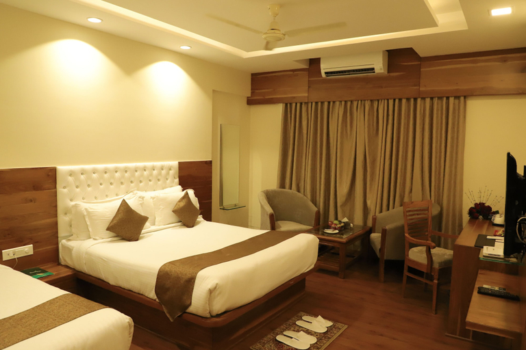 Bedroom 3, Sai Neem Tree Hotel, Ahmadnagar