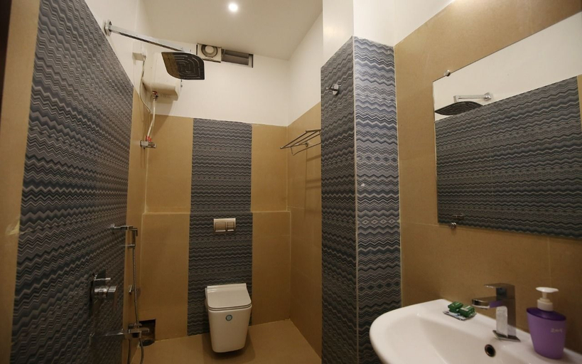 Bathroom 4, Hotel Marina Manor, South Andaman