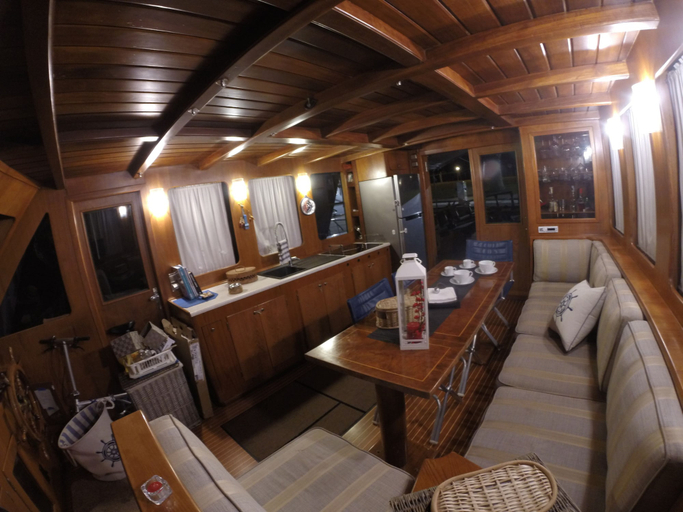 Others, Yacht Suite Cecina, Livorno