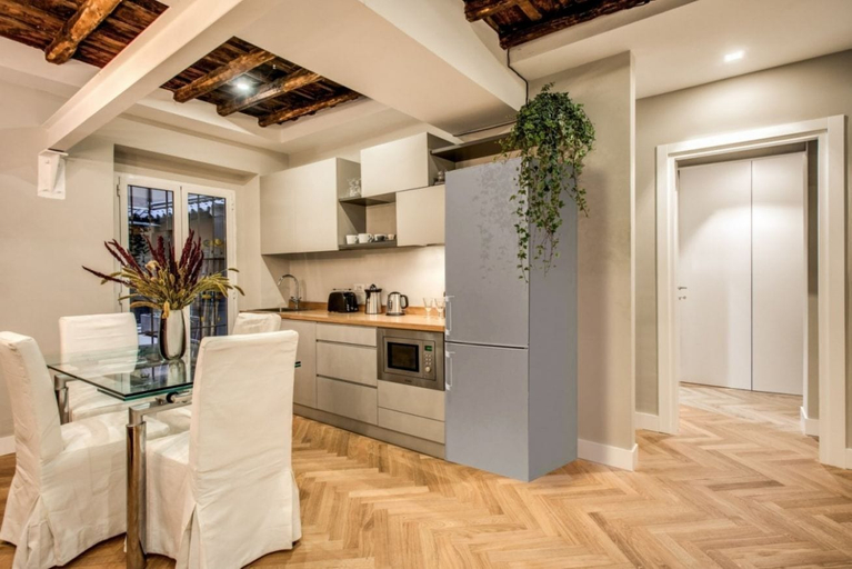 Others 2, Trevi Fountain Superior 3 bdr apartment, Roma