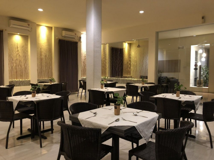 Food & Drinks 5, Hotel Sinar 1, Surabaya