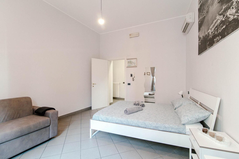 Bedroom 4, Downtown Rooms, Como