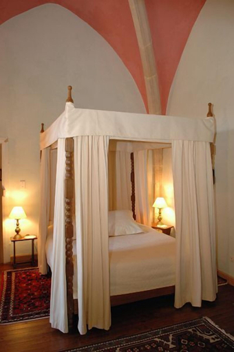 Bedroom 2, Chateau royal de Saint-Saturnin, Puy-de-Dôme