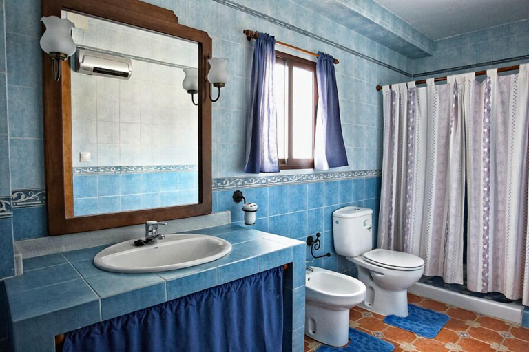 Bathroom 3, Cortijo El Llano, Córdoba