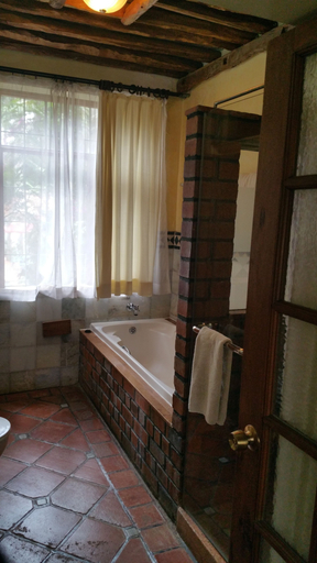 Bathroom 5, Woodmere Serviced Apartments, Dagoretti North