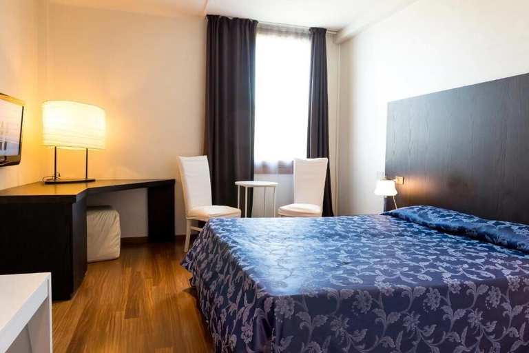 Bedroom 3, Hotel Posta 77, Padua