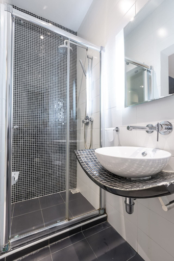 Bathroom 2, Bluemarine Suite, St Julian's
