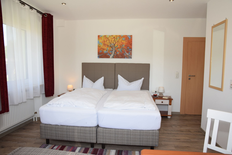 Bedroom 4, Hotel-Restaurant Steigerwaldhaus, Neustadt an der Aisch-Bad Windsheim