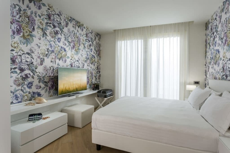 Bedroom 3, Embassy Aparthotel, Rimini