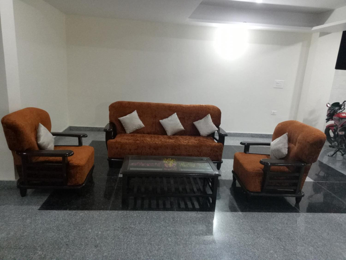 Others 4, SRM House, Gautam Buddha Nagar