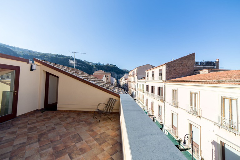 Exterior & Views 3, Residenza Il Campanile, Napoli