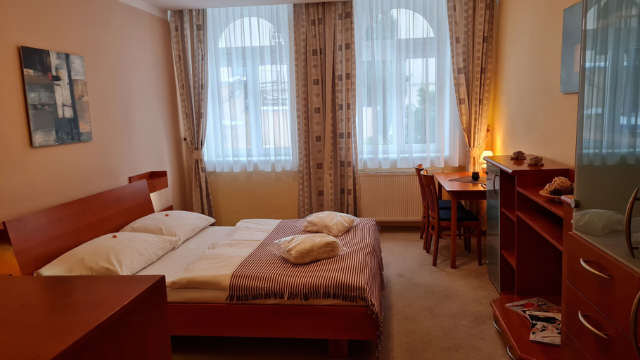 Bedroom 2, Wellness Hotel La Passionaria, Cheb
