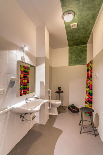 Bathroom 5, ecOstello Magliano Sabina, Rieti