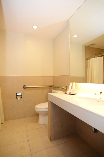 Bathroom 5, Ever O Business Hotel, Zamboanga City
