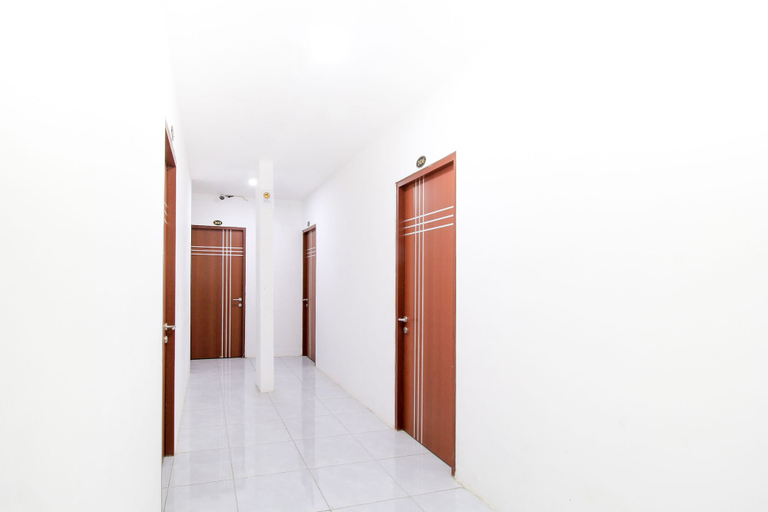 Others 4, Capital O 217 A1 Hotel, Surabaya