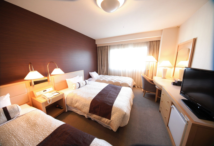 Bedroom 3, Numazu Riverside Hotel, Numazu