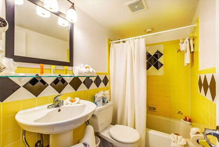 Bathroom 4, The Crusader Oceanfront Family Resort, Cape May