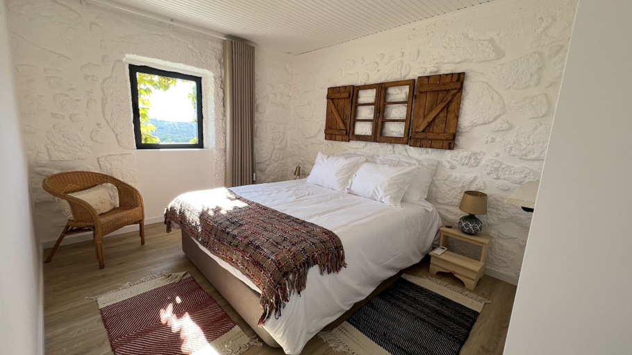 Bedroom 3, Casas do Pinheiro Grande, Fornos de Algodres